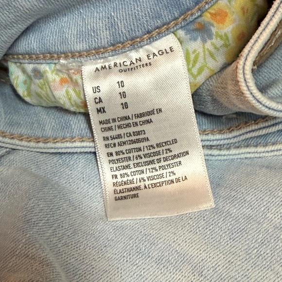 American Eagle Outfitters Floral Pocket Light Wash Shorts Size 10 - Picture 5 of 7